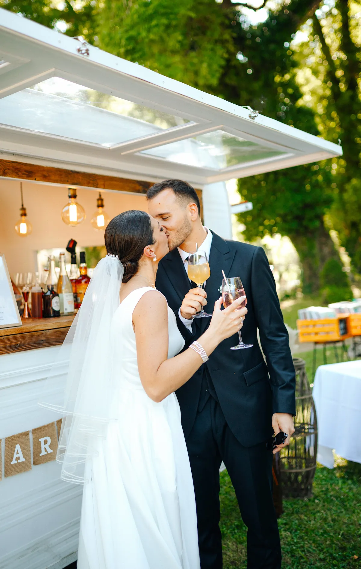 Souvenirs du mariage de Léa & Hugo au domaine des Bains de Guillon