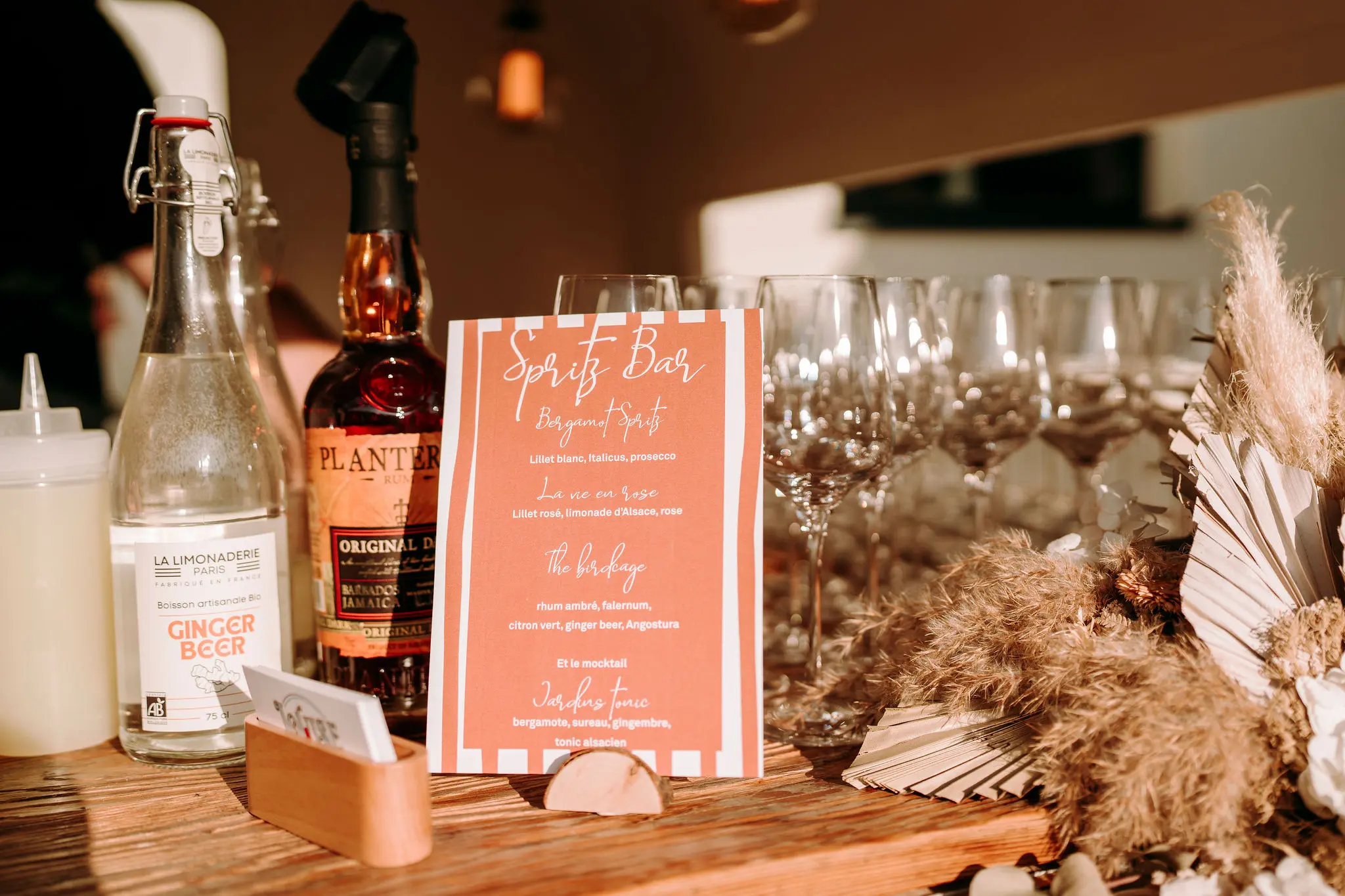 Bar à cocktails Louise Nomad Bar installé pour le mariage au Le Taennel.